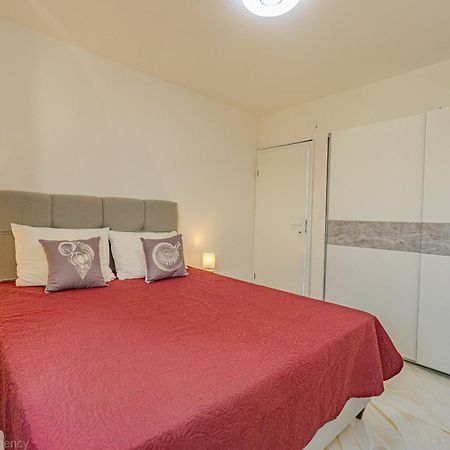 Ivica Super Comfortable, Newly Furnished Apartment In A Top Location Metajna Exteriör bild